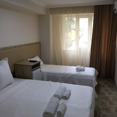 Femi Ji Otel Batum Dış mekan fotoğraf