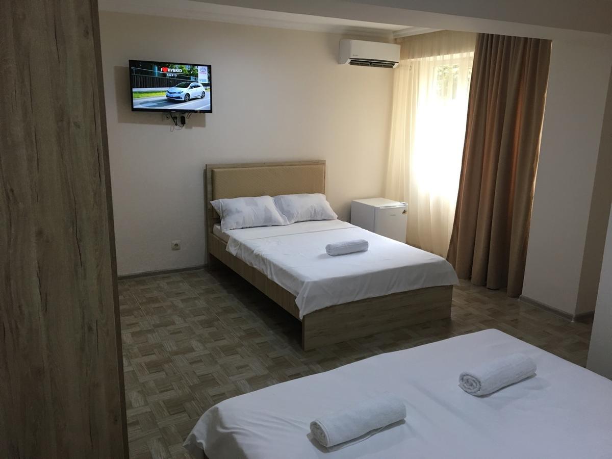 Femi Ji Otel Batum Dış mekan fotoğraf