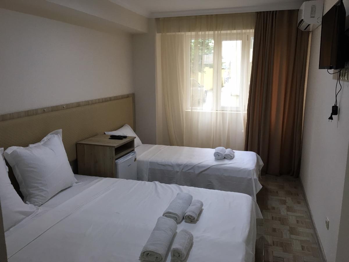 Femi Ji Otel Batum Dış mekan fotoğraf